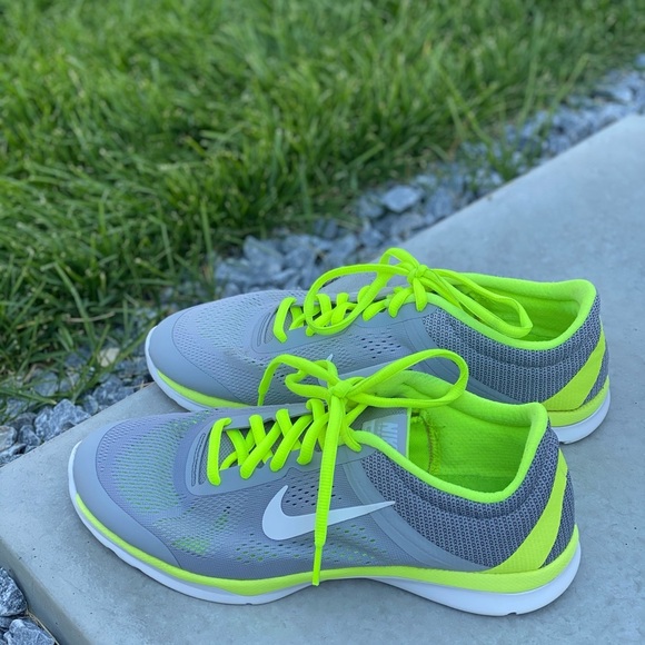 Nike Training Shoes - Picture 2 of 11